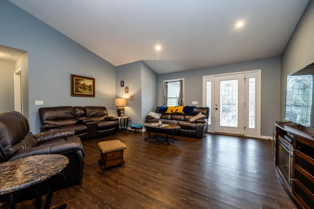 3045 Little Glendora Road Buchanan, MI 49107