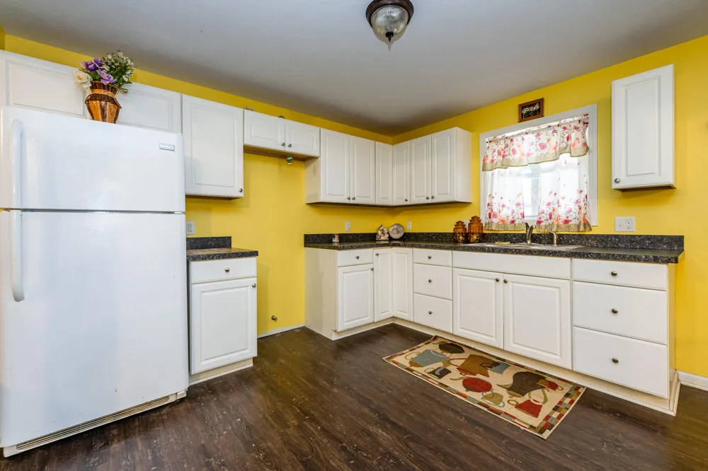 3045 Little Glendora Road Buchanan, MI 49107