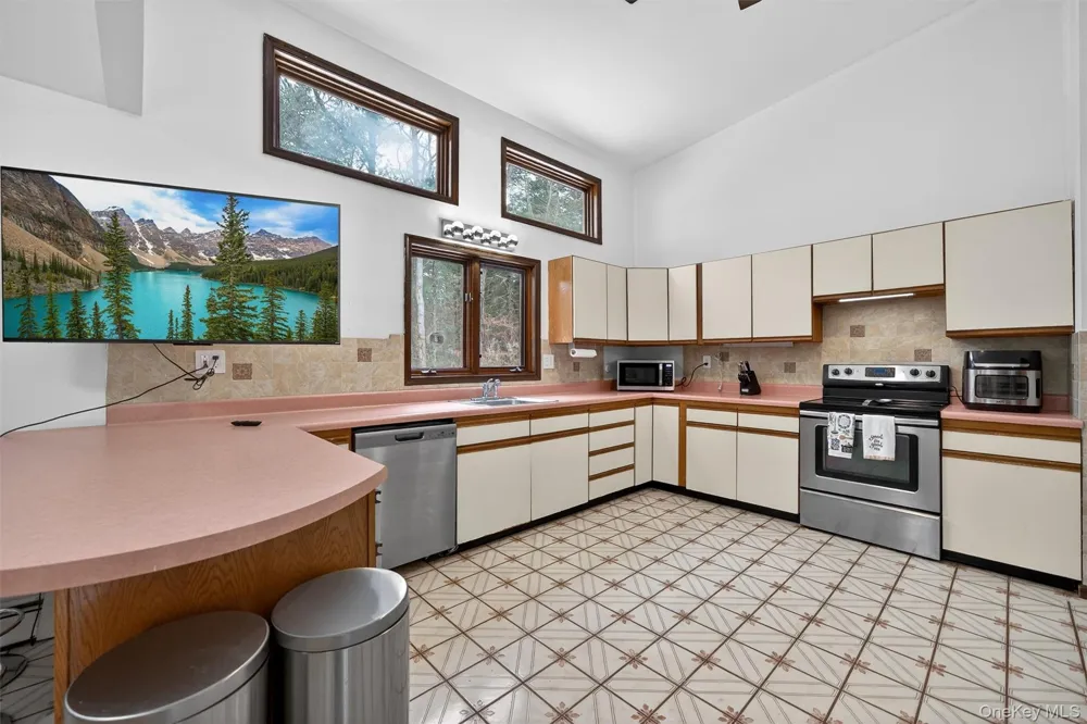 157 Old Forestburg Road Sparrowbush, NY 12780