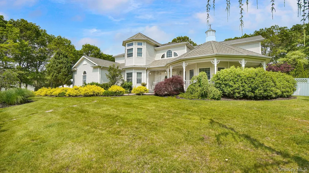 59 Lidge Drive Farmingville, NY 11738