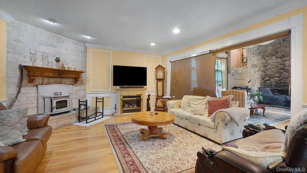 59 Lidge Drive Farmingville, NY 11738