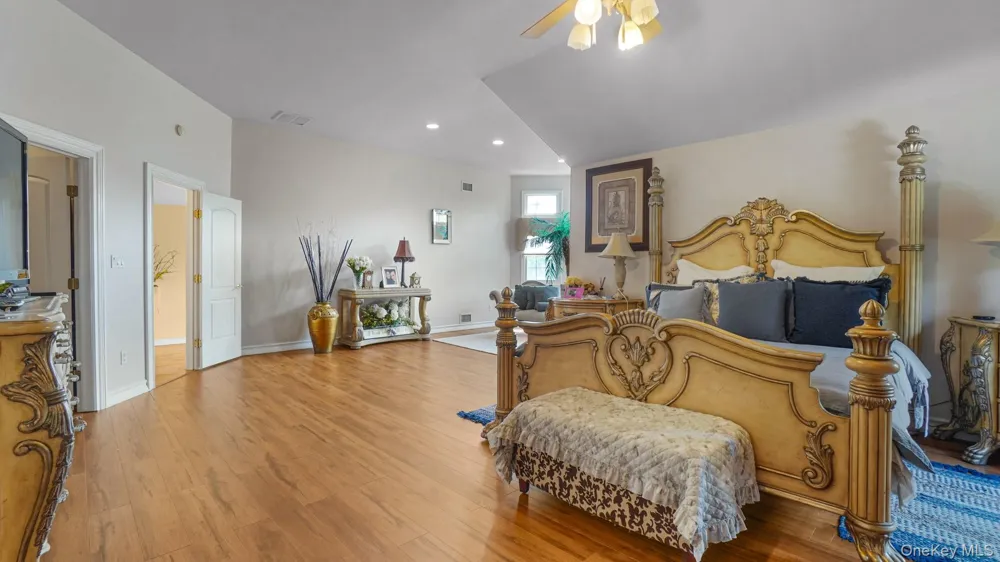 59 Lidge Drive Farmingville, NY 11738