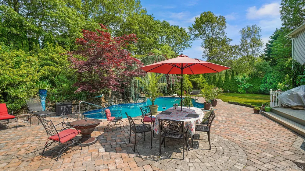 59 Lidge Drive Farmingville, NY 11738