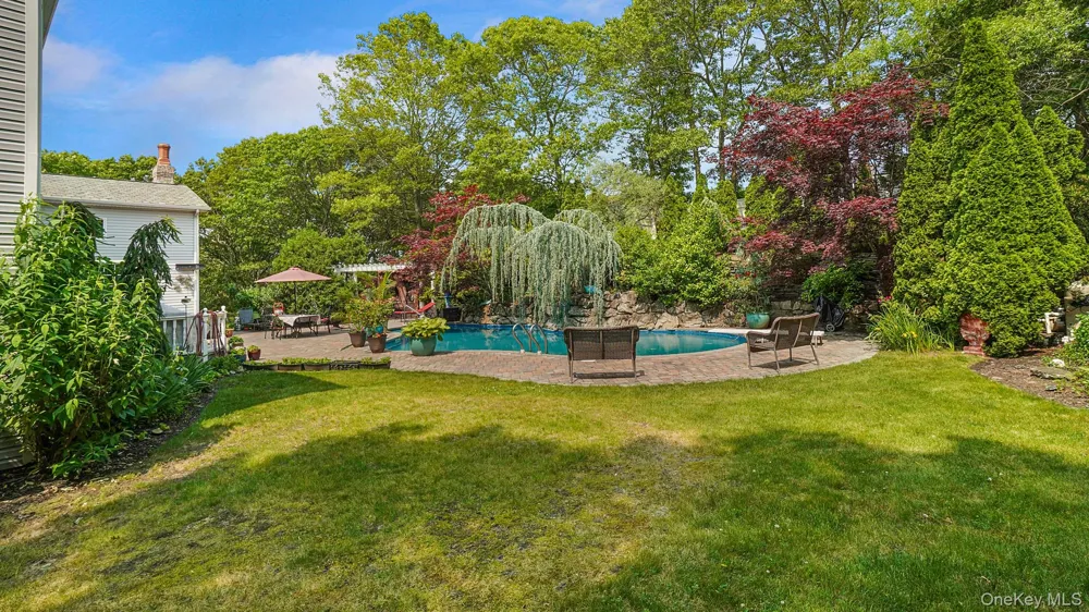 59 Lidge Drive Farmingville, NY 11738