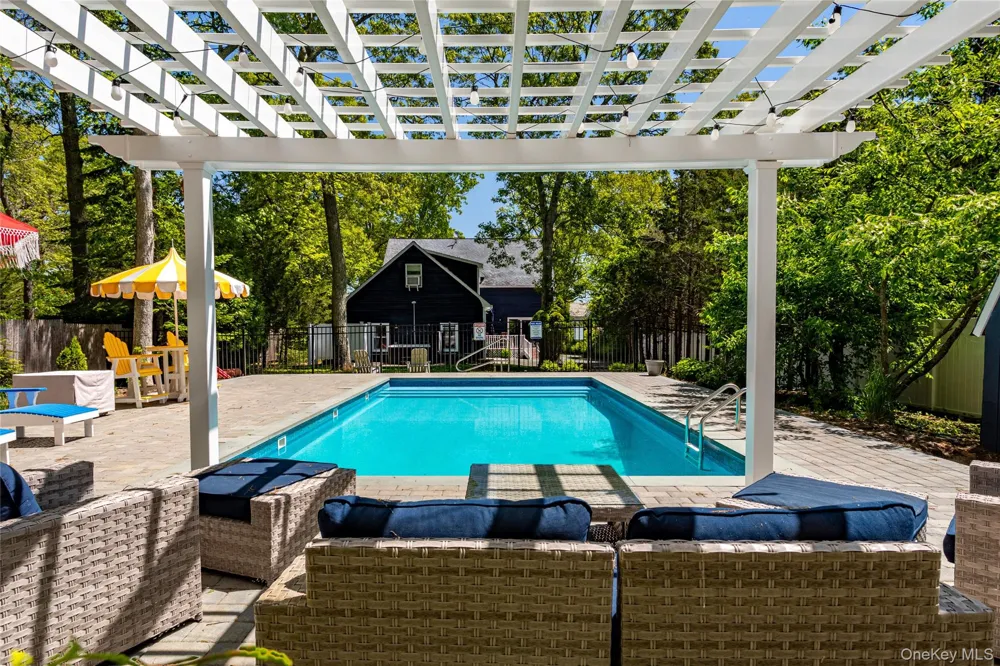 2300 Pine Tree Road Cutchogue, NY 11935