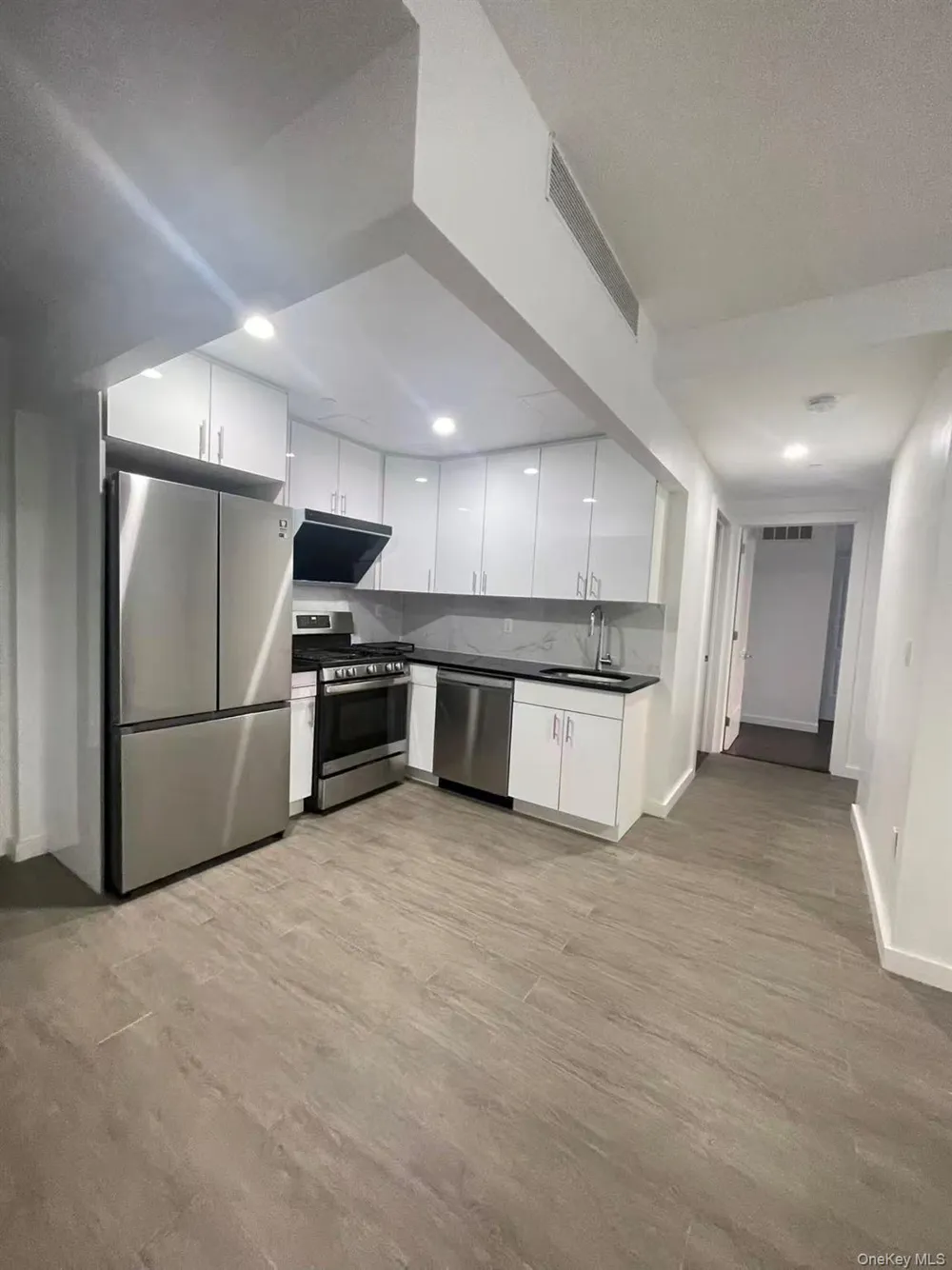 144-27 Sanford Avenue #2K Flushing, NY 11355