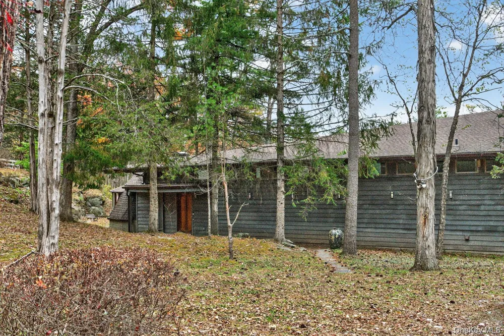 106 Mountain Laurel Lane Woodstock, NY 12498