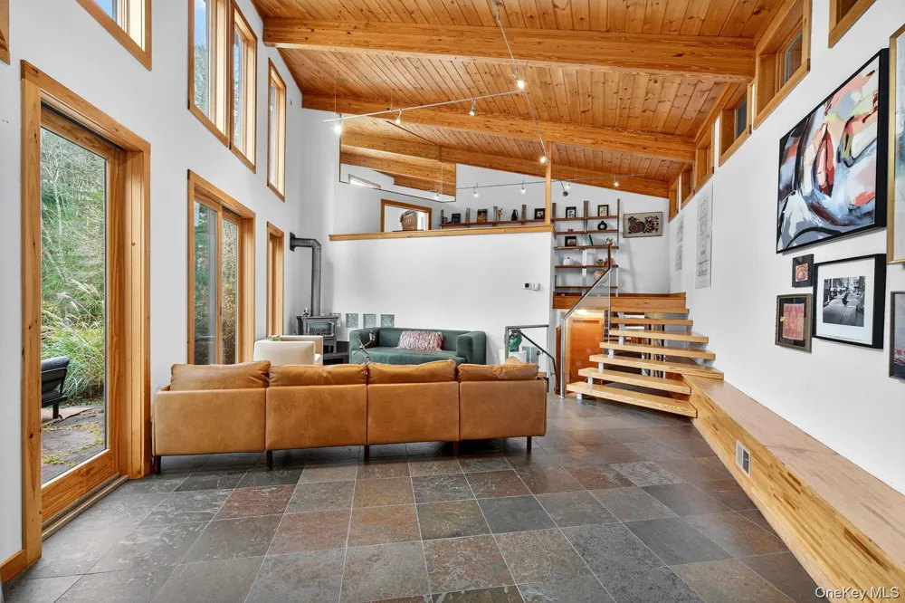 106 Mountain Laurel Lane Woodstock, NY 12498