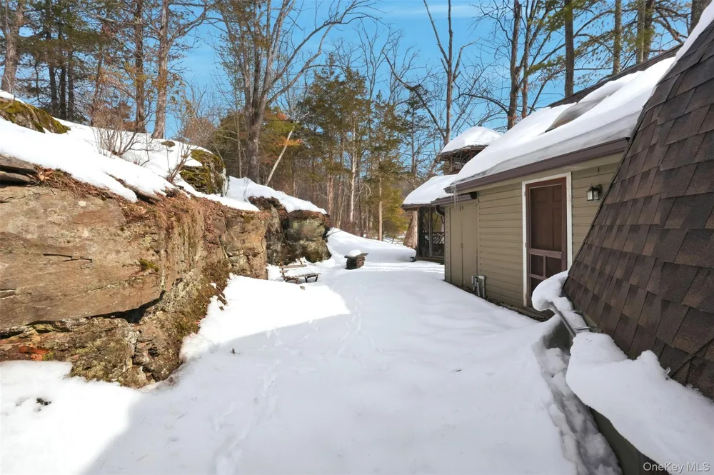 106 Mountain Laurel Lane Woodstock, NY 12498