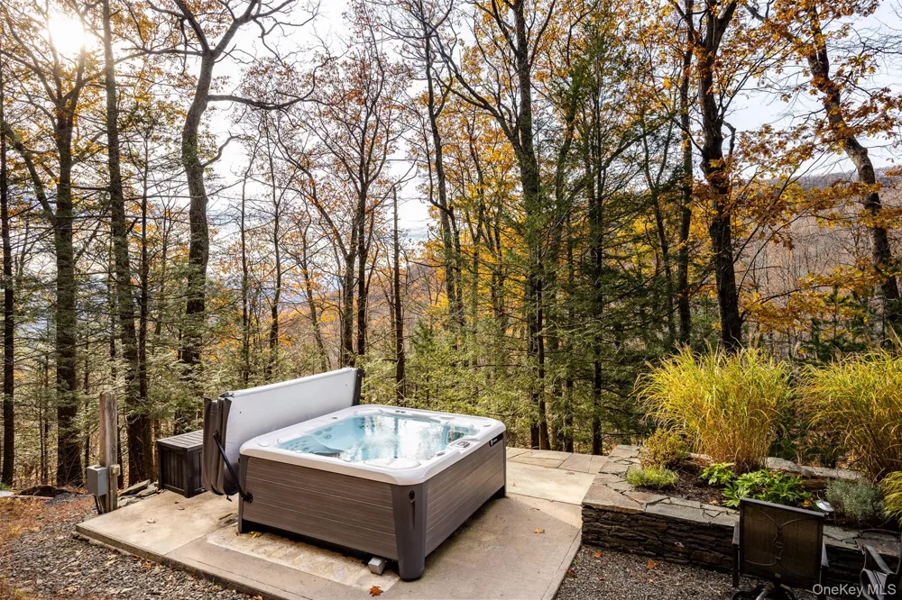 306 Meads Mountain Road Woodstock, NY 12498
