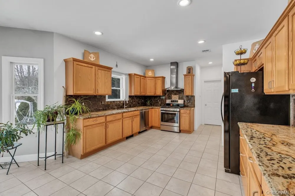 2655 Rocky Point Road East Marion, NY 11939