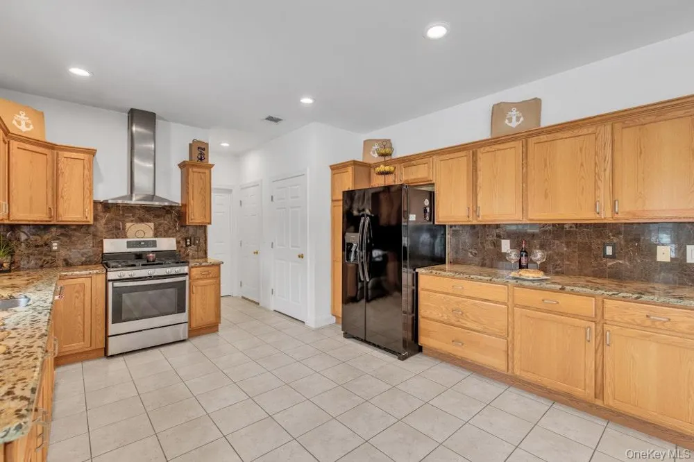 2655 Rocky Point Road East Marion, NY 11939