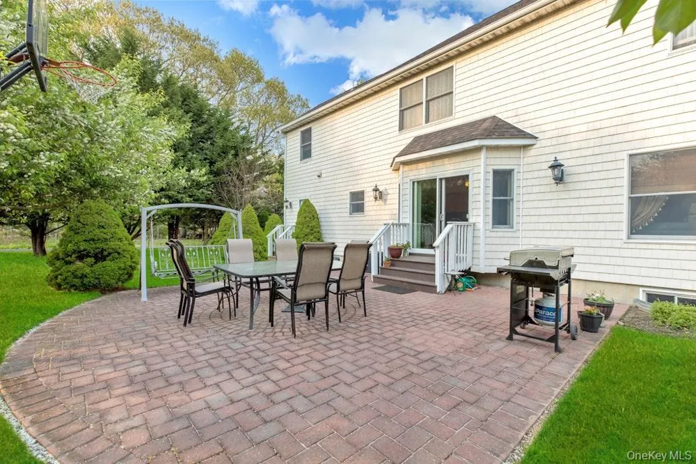 2655 Rocky Point Road East Marion, NY 11939