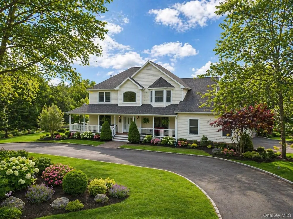 2655 Rocky Point Road East Marion, NY 11939