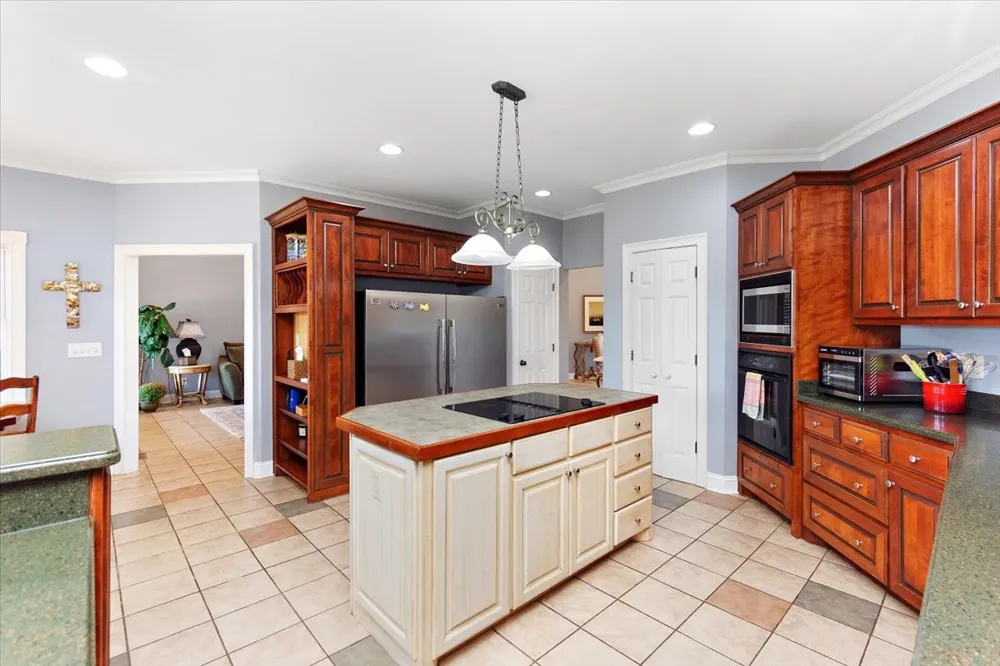 140 Tyler Ct W Leoma, TN 38468
