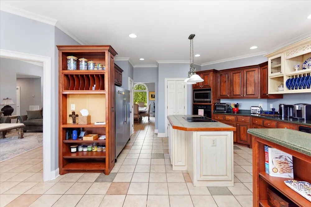 140 Tyler Ct W Leoma, TN 38468