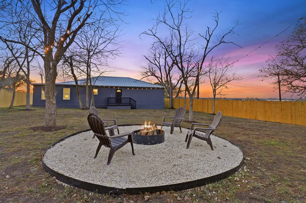 105 Willow Drive Flatonia, TX 78941