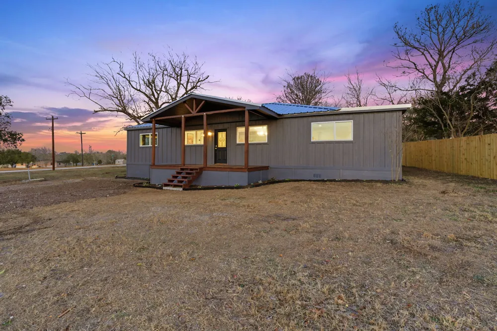 105 Willow Drive Flatonia, TX 78941