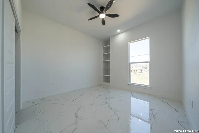 999 County Road 319 La Vernia, TX 78121