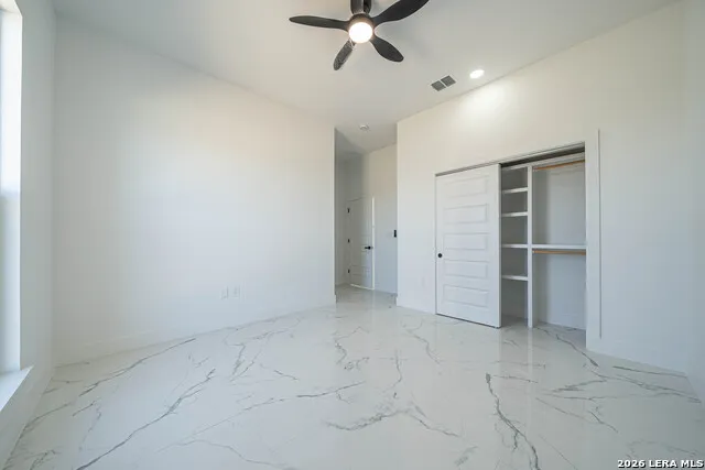 999 County Road 319 La Vernia, TX 78121