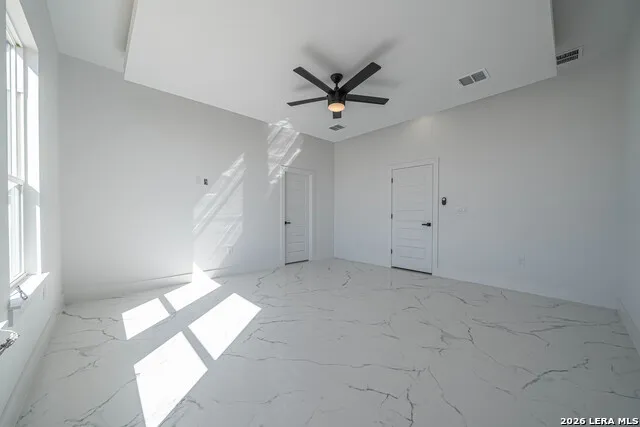 999 County Road 319 La Vernia, TX 78121