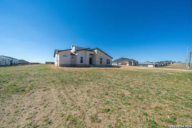 999 County Road 319 La Vernia, TX 78121