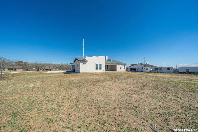 999 County Road 319 La Vernia, TX 78121