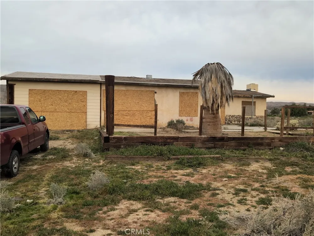 7605 E Obsidian Cantil, CA 93519