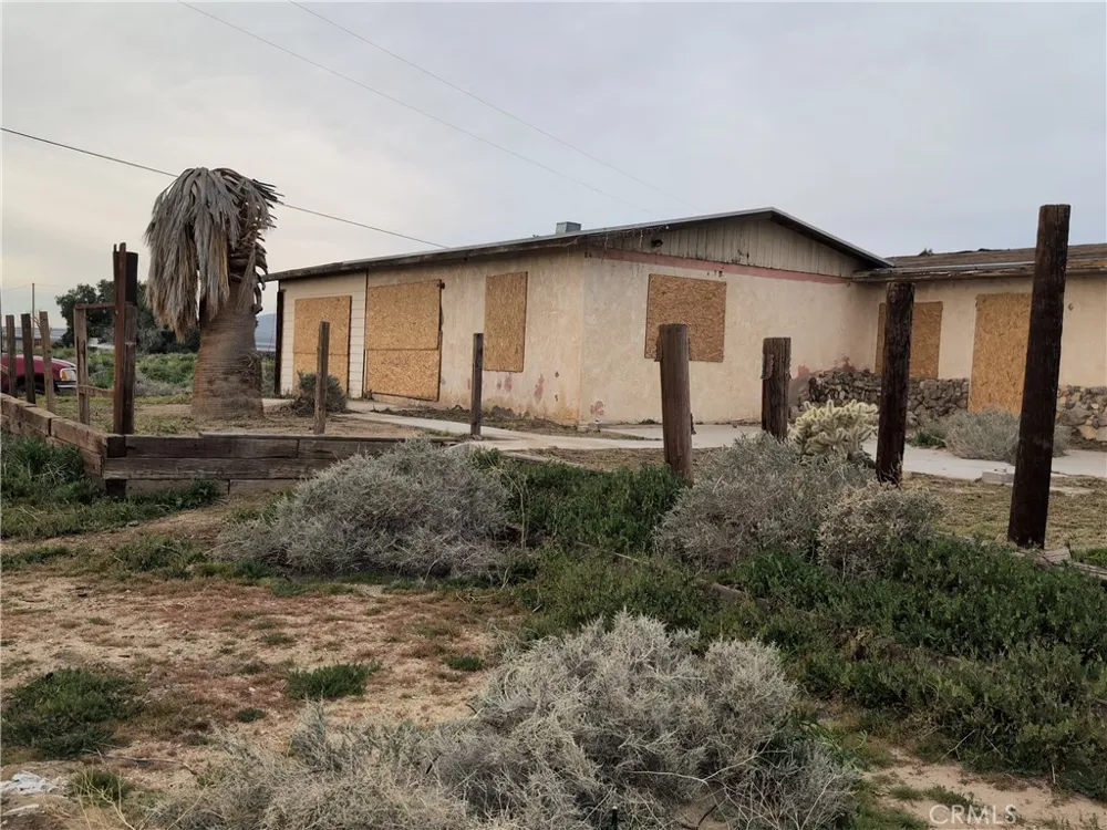 7605 E Obsidian Cantil, CA 93519