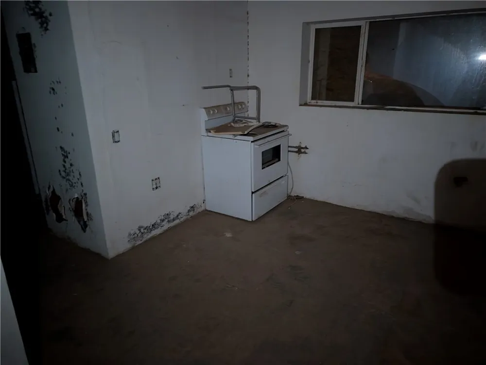 7605 E Obsidian Cantil, CA 93519