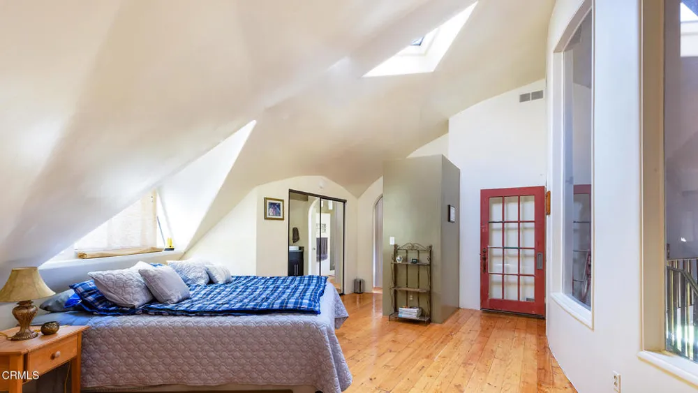 4878 Casitas Pass Road Ventura, CA 93001