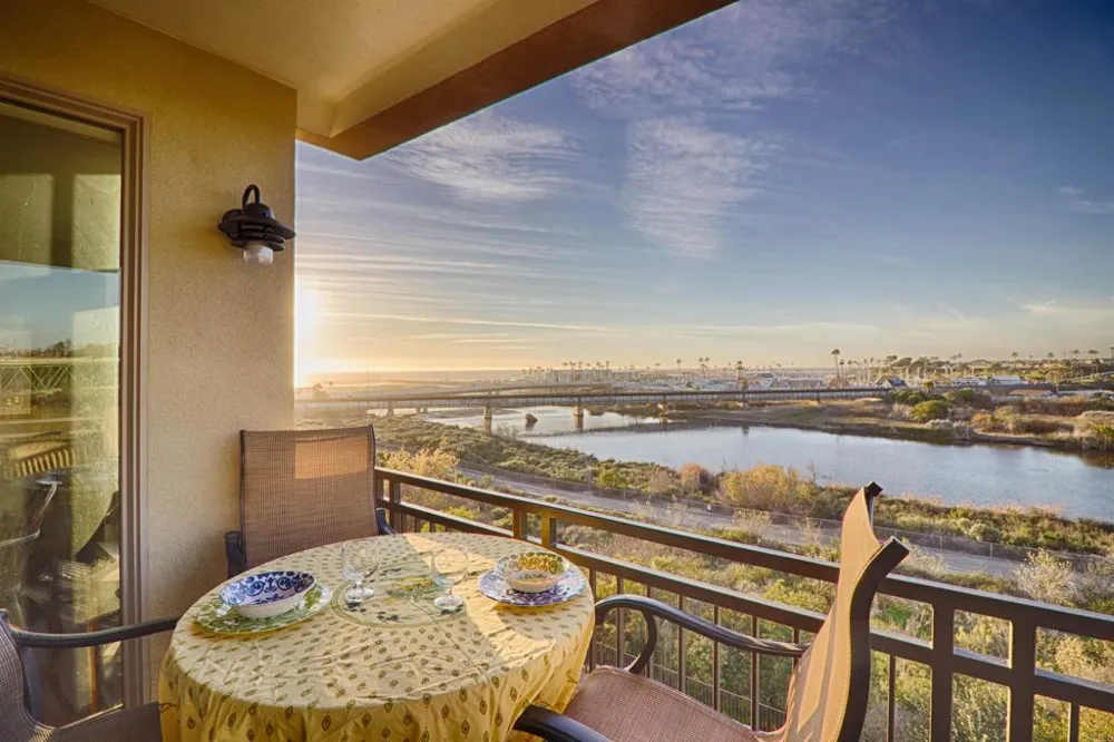 1019 Costa Pacifica Way #1206 Oceanside, CA 92054