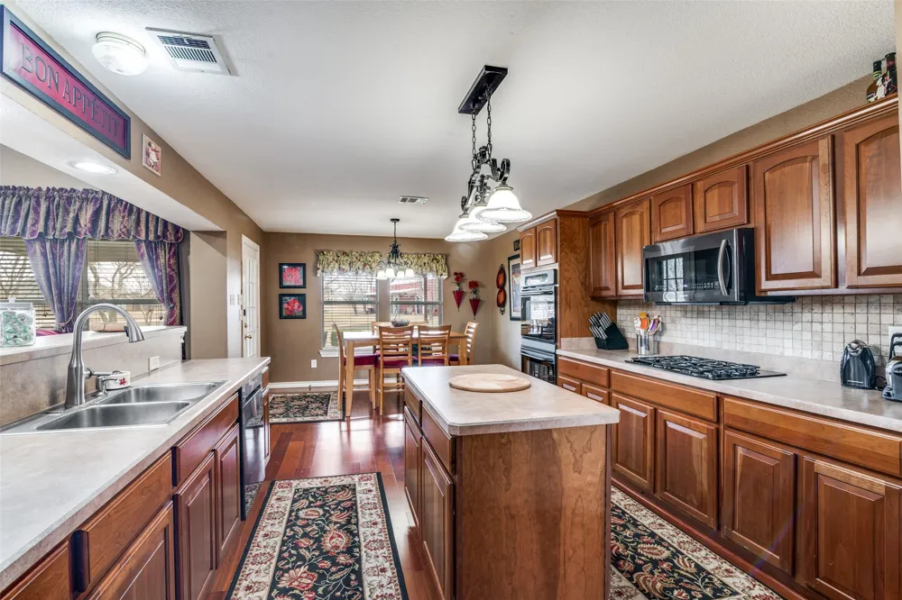 2408 Silver Maple Drive St Paul, TX 75098