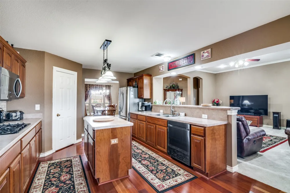 2408 Silver Maple Drive St Paul, TX 75098