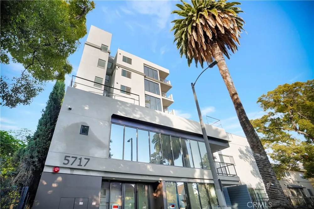 5717 Carlton Way #708 Hollywood, CA 90028