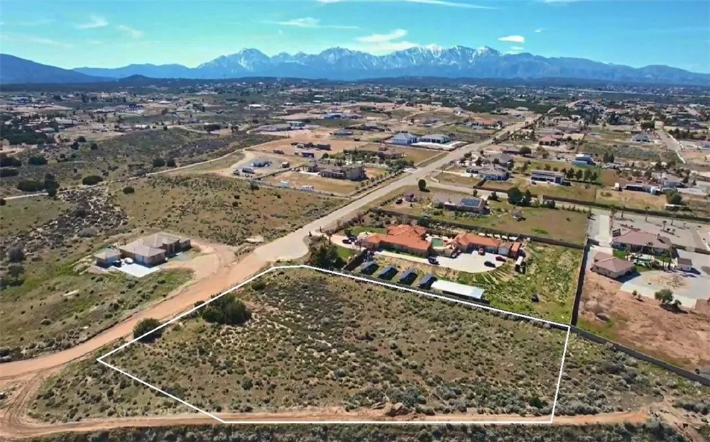 4 Whitehaven Street Oak Hills, CA 92344
