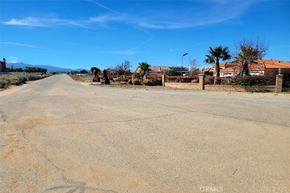 4 Whitehaven Street Oak Hills, CA 92344