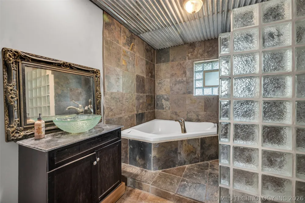 22307 E 843 ROAD Park Hill, OK 74451