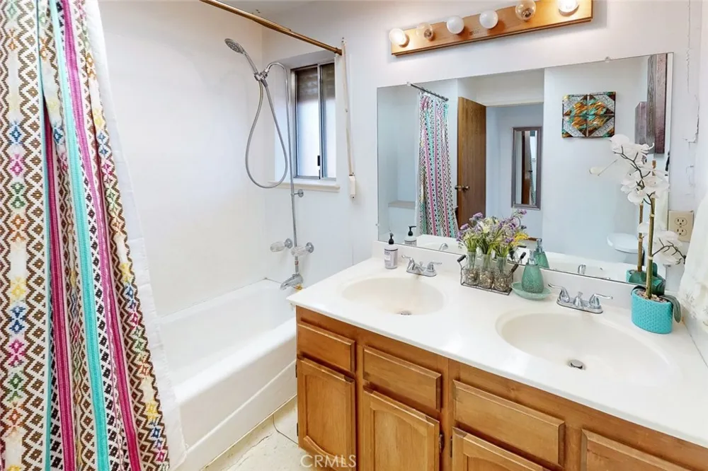 14872 Queenan Dobbins, CA 95935