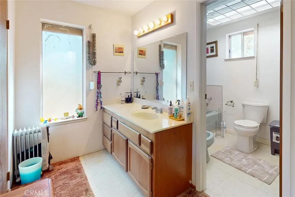 14872 Queenan Dobbins, CA 95935