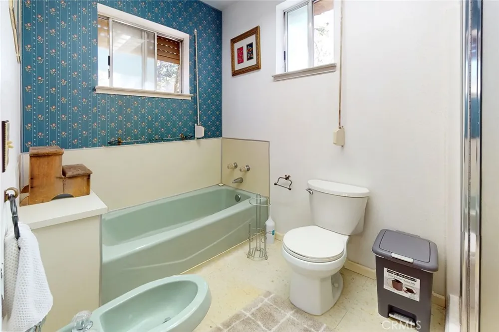 14872 Queenan Dobbins, CA 95935
