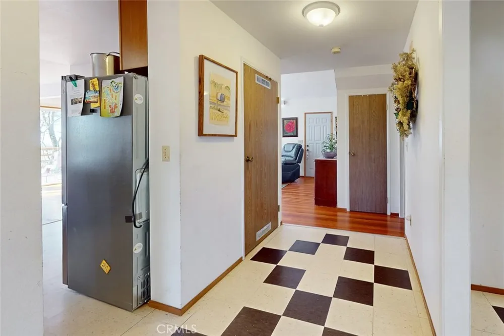 14872 Queenan Dobbins, CA 95935