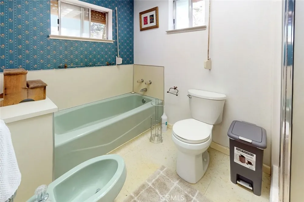 14872 Queenan Dobbins, CA 95935