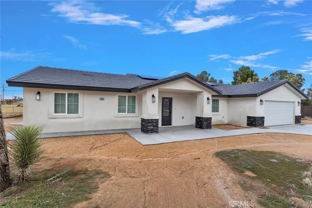 20190 Osseo Road Apple Valley, CA 92308