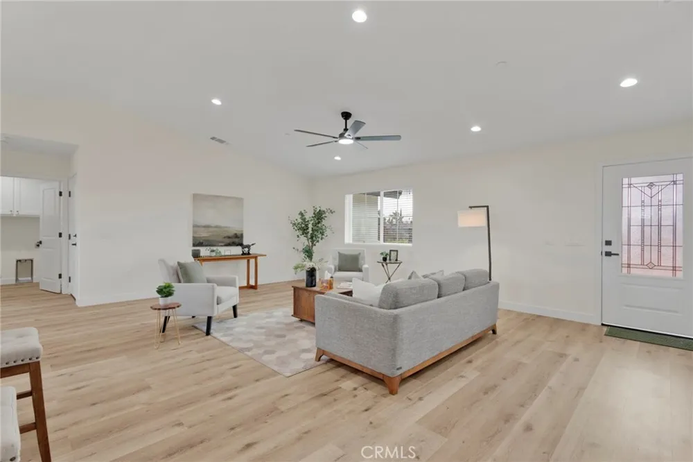 20190 Osseo Road Apple Valley, CA 92308