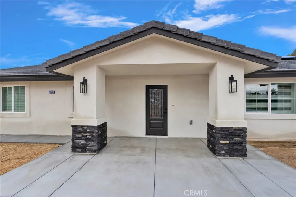 20190 Osseo Road Apple Valley, CA 92308