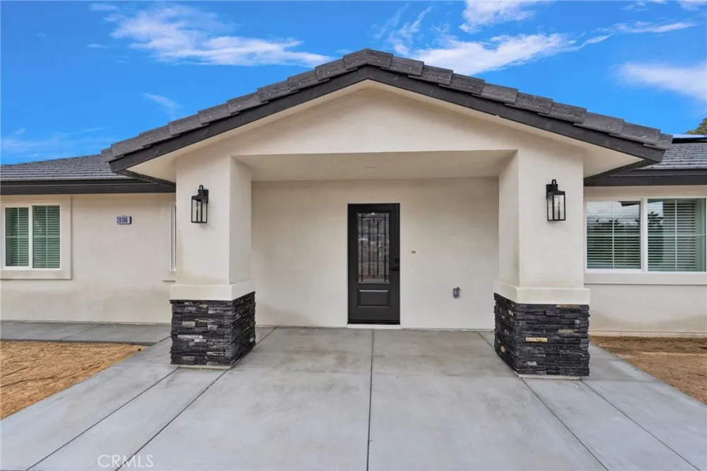 20190 Osseo Road Apple Valley, CA 92308