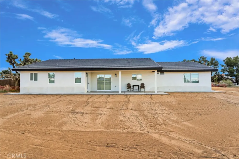 20190 Osseo Road Apple Valley, CA 92308