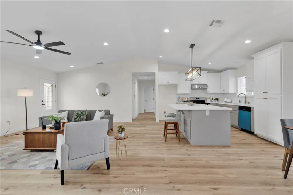 20190 Osseo Road Apple Valley, CA 92308