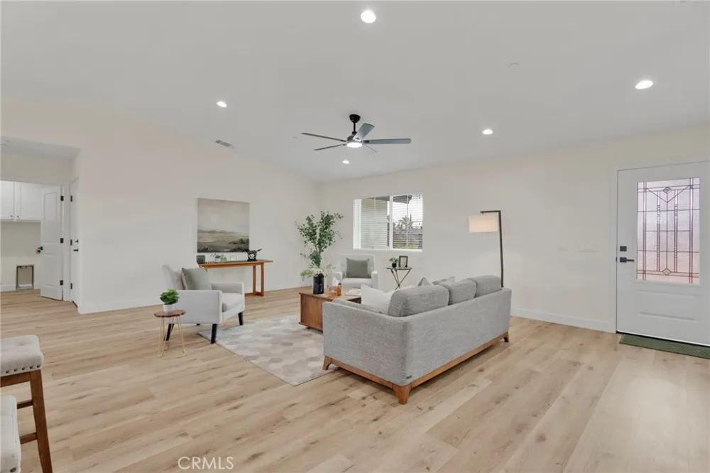 20190 Osseo Road Apple Valley, CA 92308